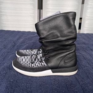 Women’s Nike Roche Two Flyknit sneaker boot sz 12